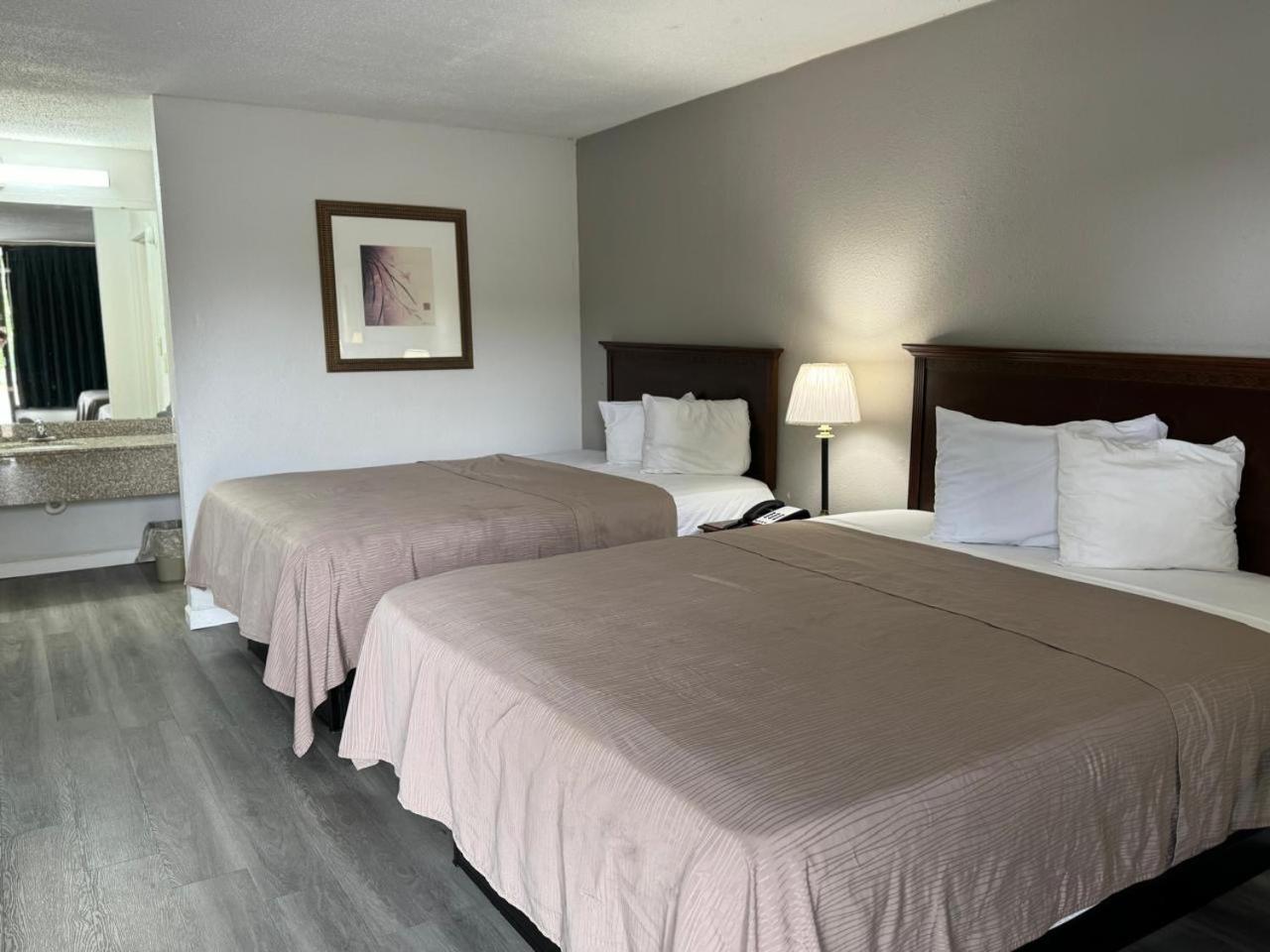 Camden West Inn 외부 사진