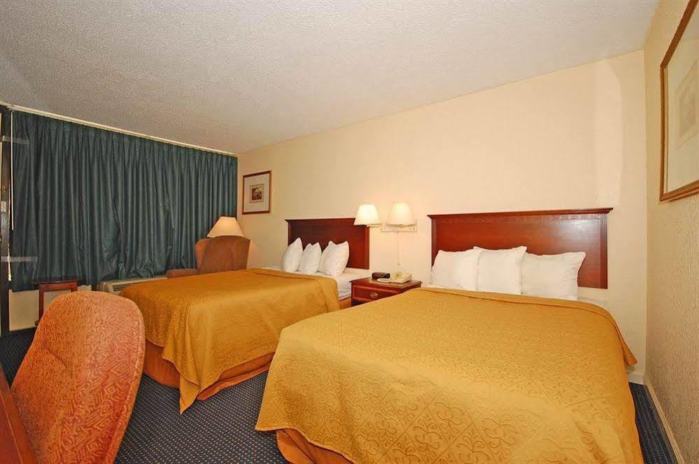 Camden West Inn 외부 사진